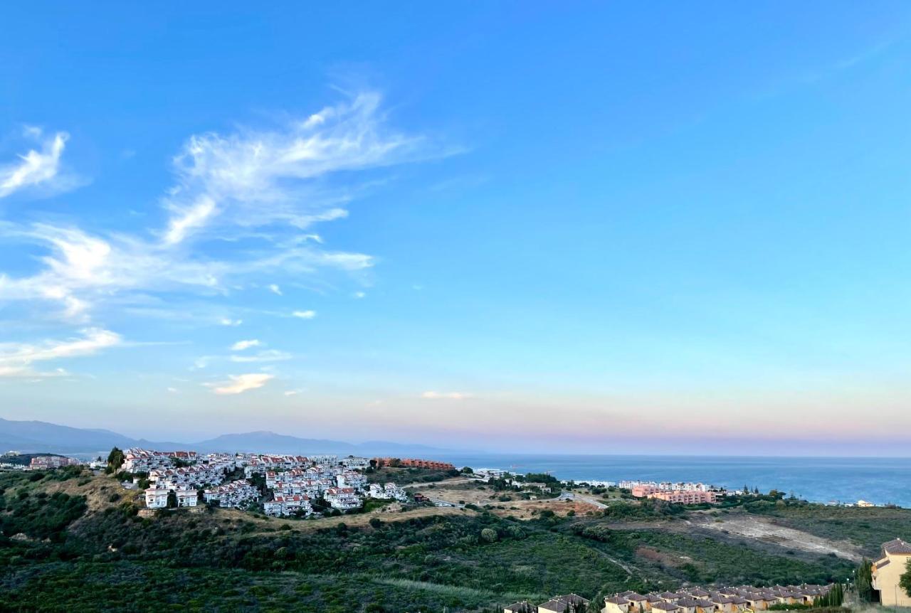Castillo de Sabinillas Top Sea View Apartment - 7 Minutes To Sotogrande מראה חיצוני תמונה